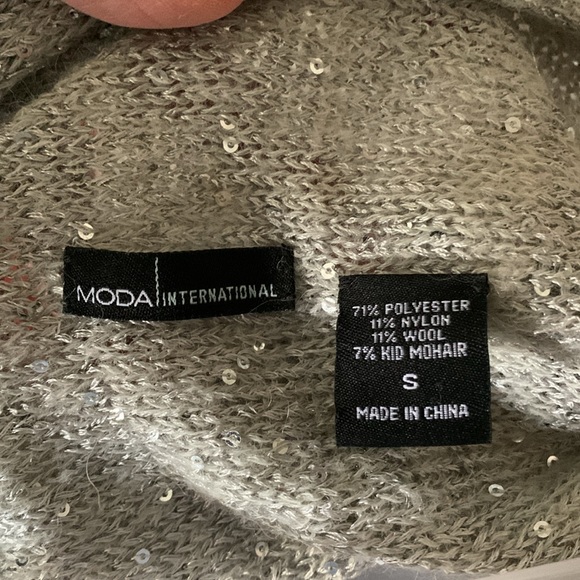 Moda silver sequined sweater wrap - Picture 10 of 10